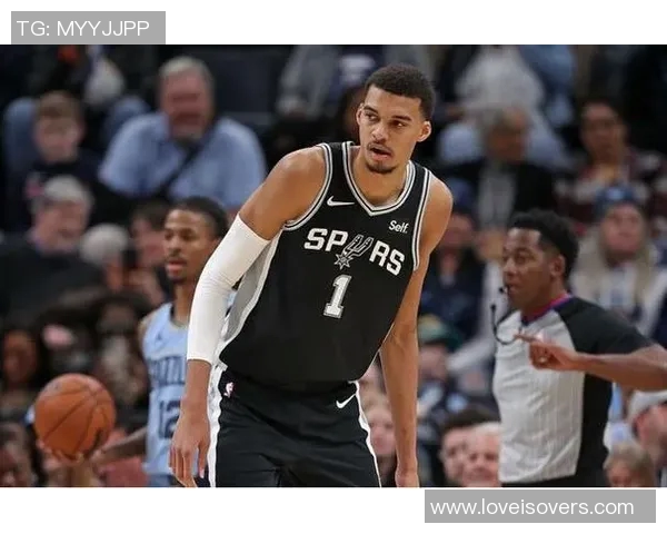 马刺大胜中国男篮，76比56轻松取胜——未来篮球发展的启示